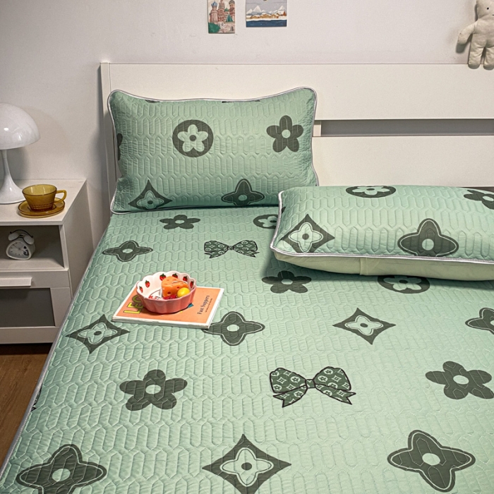 91家纺网 家纺一手货源 找家纺 金爱家 2023新款简约轻奢风乳胶凉席夏被四件套 时尚绿