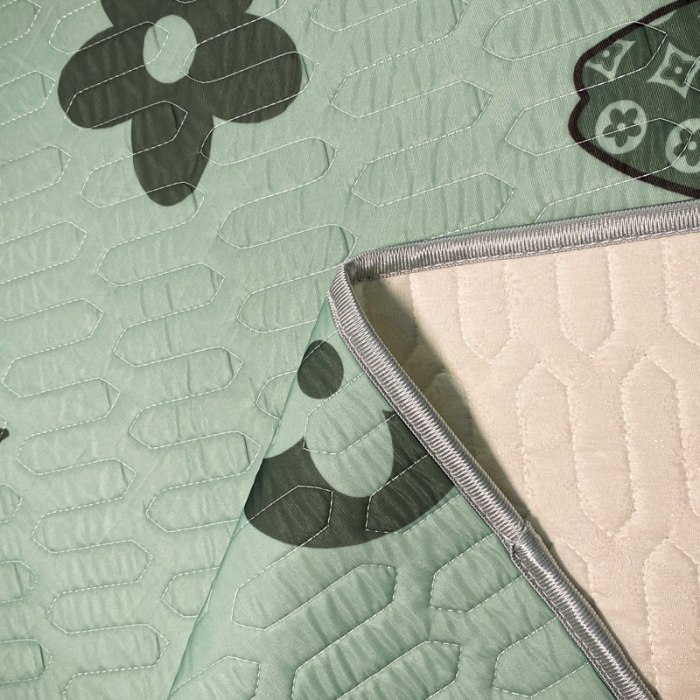 91家纺网 家纺一手货源 找家纺 金爱家 2023新款简约轻奢风乳胶凉席夏被四件套 时尚绿