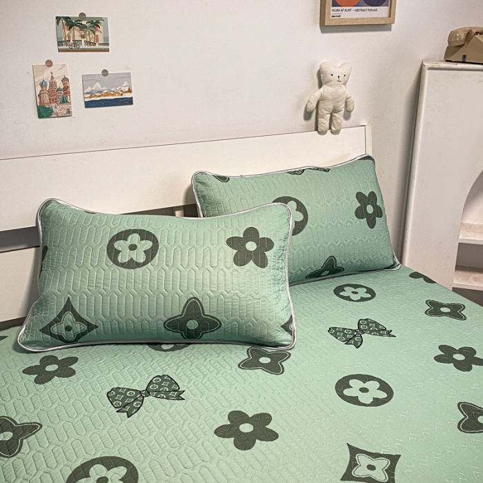 91家纺网 家纺一手货源 找家纺 金爱家 2023新款简约轻奢风乳胶凉席夏被四件套 时尚绿