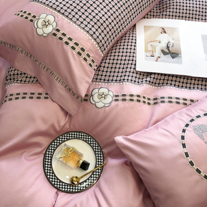 91家纺网 家纺一手货源 找家纺 品家居 2025新款A版提花双层纱全棉四件套 可可恋人-粉