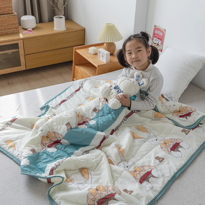 91家纺网 家纺一手货源 找家纺 吉咪兔2022儿童卡通凉感丝夏被空调被午睡小薄被子 芭比兔