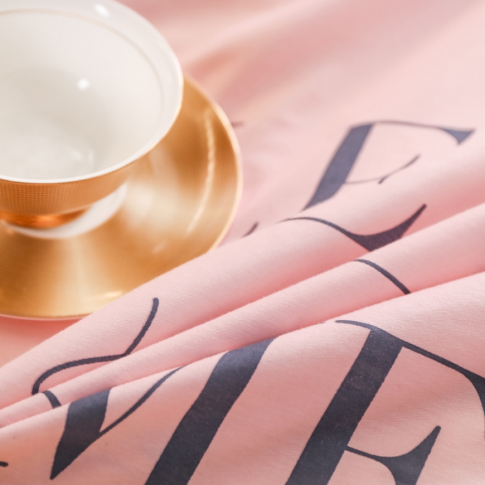 91家纺网 家纺一手货源 找家纺 雲归梦 2022新款全棉大版四件套 花卉花型 花语初晴-粉