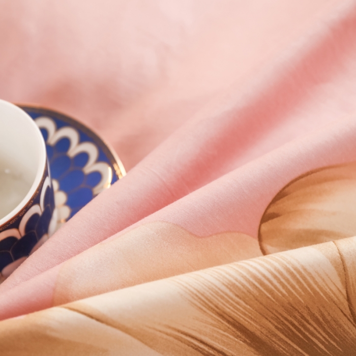 91家纺网 家纺一手货源 找家纺 雲归梦 2022新款全棉大版四件套 花卉花型 恋恋花开-粉