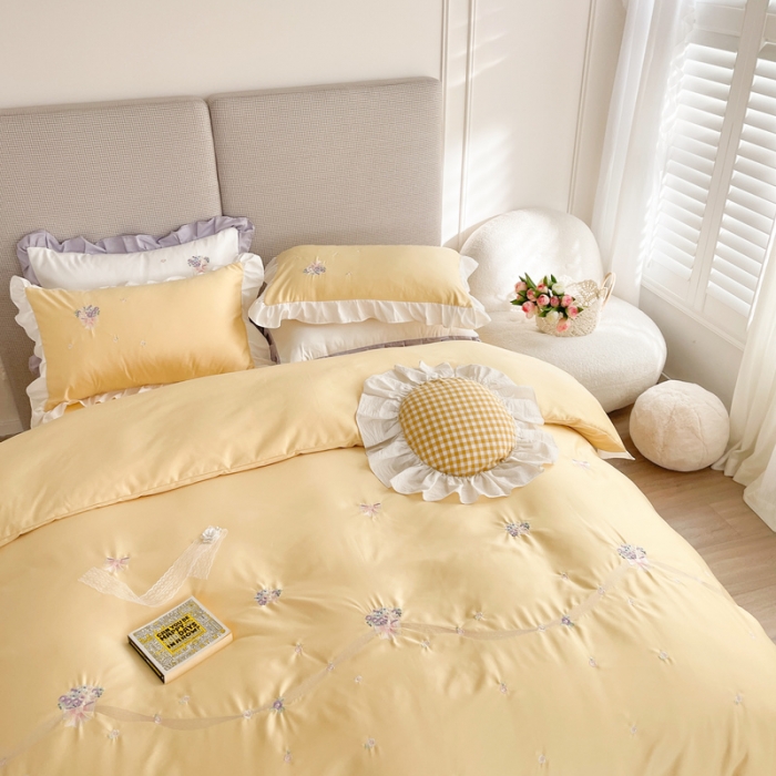 91家纺网 家纺一手货源 找家纺 优悦 2022新款花边款冰丝刺绣四件套 花悦-淡黄