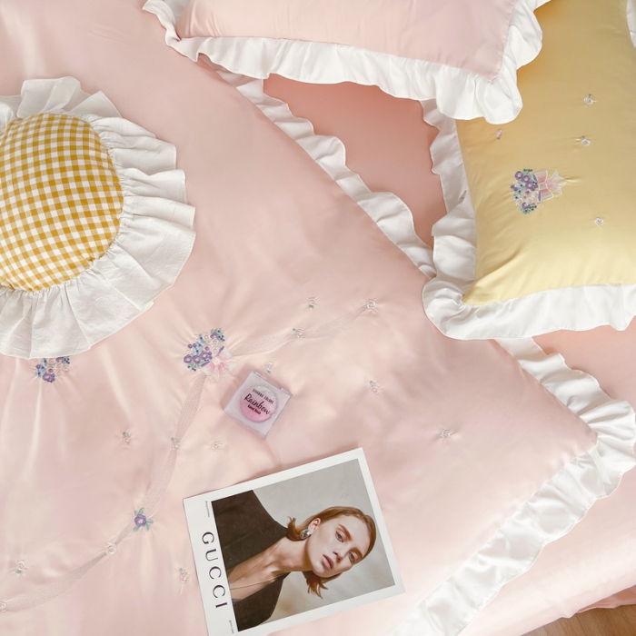 91家纺网 家纺一手货源 找家纺 优悦 2022新款花边款冰丝刺绣四件套 花悦-樱花粉