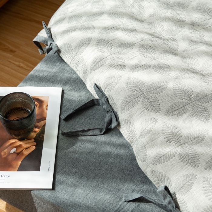 91家纺网 家纺一手货源 找家纺 安莱生活 2022新款全棉双层纱蝴蝶结四件套 四叶草-黑灰