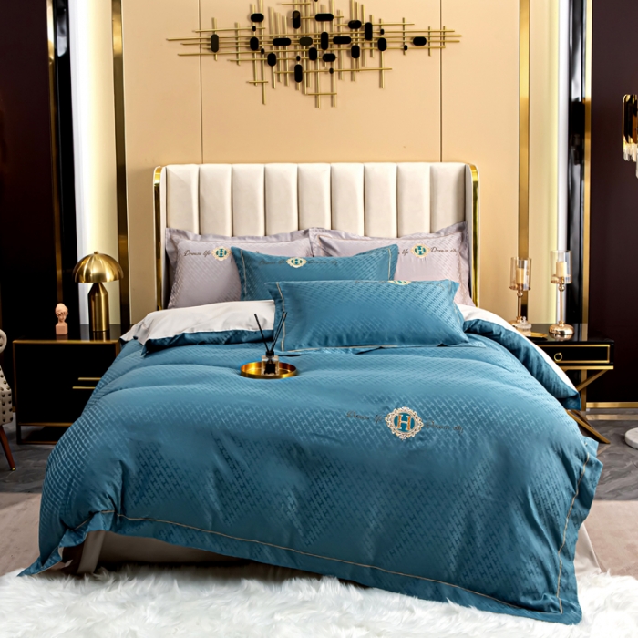 91家纺网 家纺一手货源 找家纺 凡客 2022新款全棉提花轻奢风刺绣款四件套 雾蓝