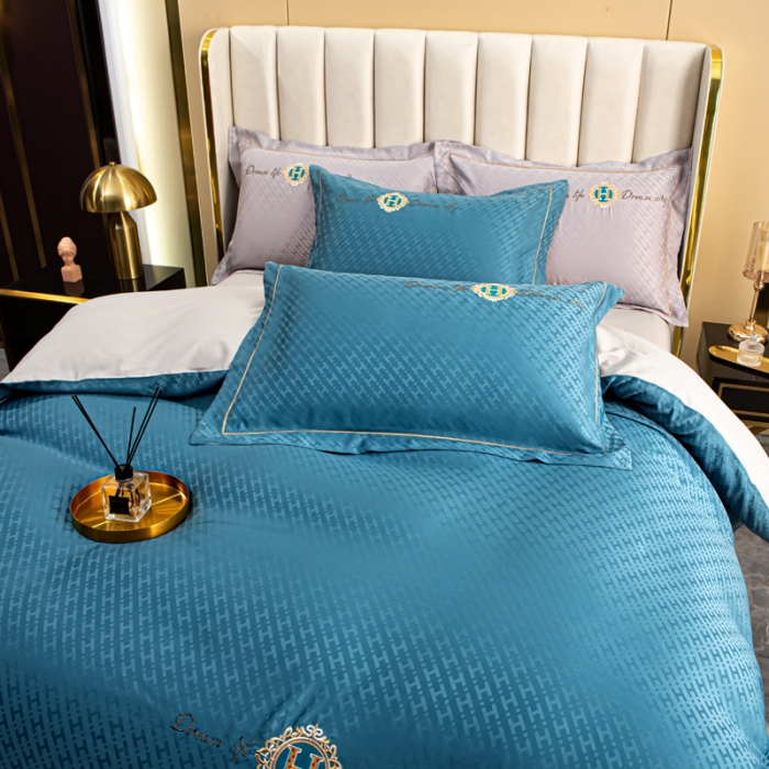 91家纺网 家纺一手货源 找家纺 凡客 2022新款全棉提花轻奢风刺绣款四件套 雾蓝