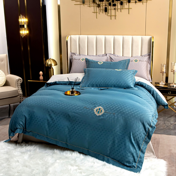 91家纺网 家纺一手货源 找家纺 凡客 2022新款全棉提花轻奢风刺绣款四件套 雾蓝