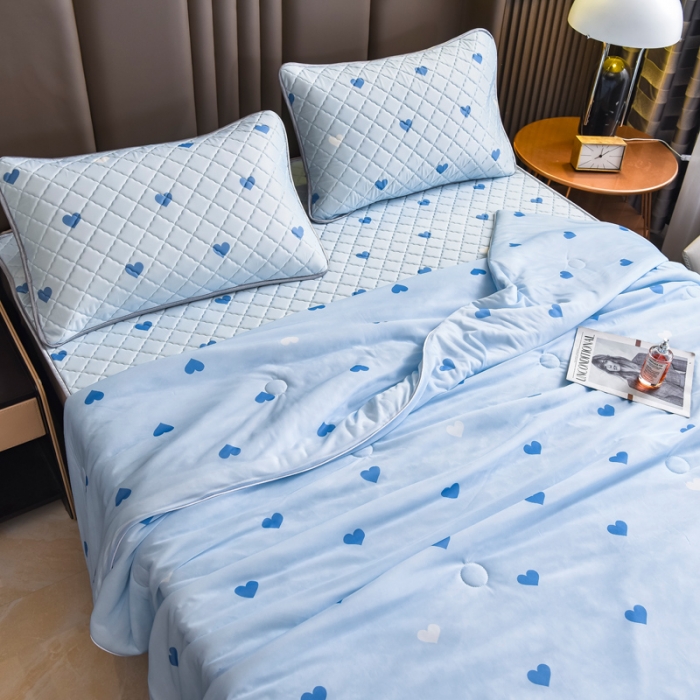 91家纺网 家纺一手货源 找家纺 锦罗绣 2024新款水洗乳胶凉席床单凉席夏被四件套 爱心蓝