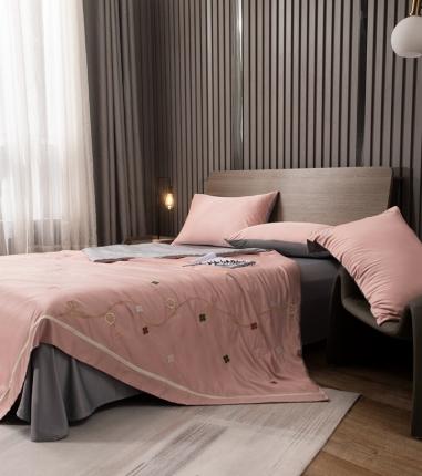 91家纺网 家纺一手货源 找家纺 （总）潮邦 2025新款水洗真丝刺绣花织带宽边夏被四件套-星钥