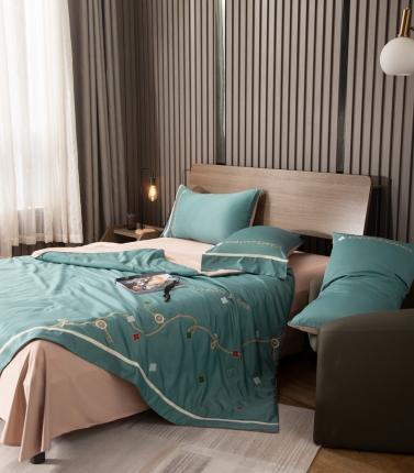 91家纺网 家纺一手货源 找家纺 潮邦 2025新款水洗真丝刺绣花织带宽边夏被四件套-星钥 浅石蓝