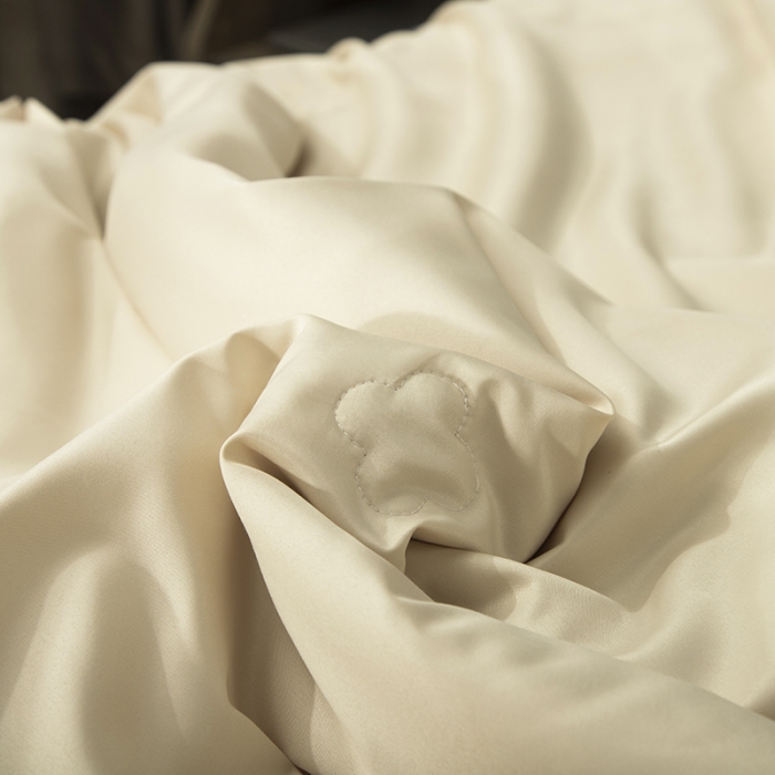 91家纺网 家纺一手货源 找家纺 （总）潮邦 2025新款水洗真丝刺绣花织带宽边夏被四件套-星钥