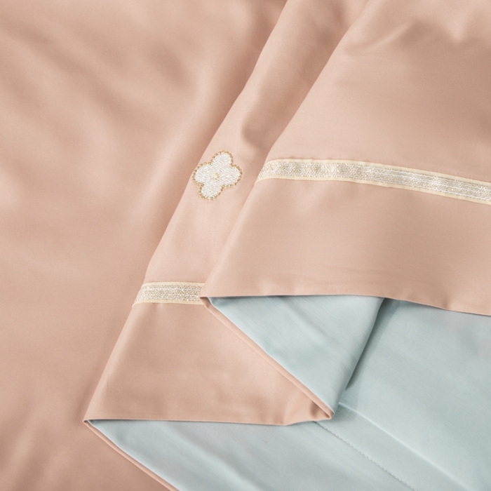 91家纺网 家纺一手货源 找家纺 潮邦 2025新款水洗真丝刺绣花织带宽边夏被四件套-星钥 浅黄棕