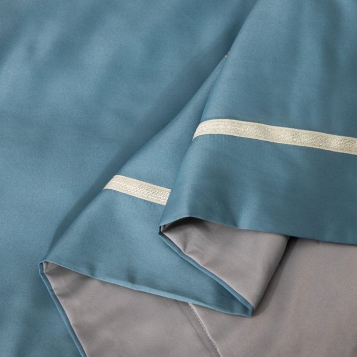 91家纺网 家纺一手货源 找家纺 潮邦 2025新款水洗真丝刺绣花织带宽边夏被四件套-星钥 月光蓝