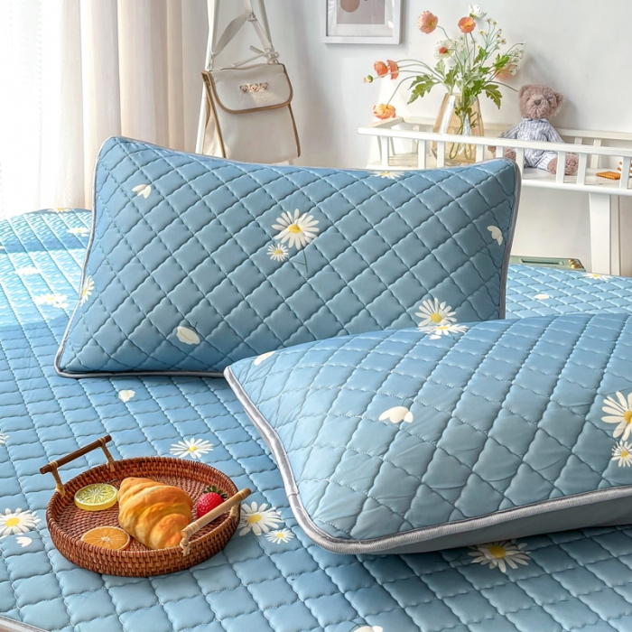 91家纺网 家纺一手货源 找家纺 锦罗绣 2024新款水洗乳胶凉席床笠凉席夏被四件套 雏菊花开