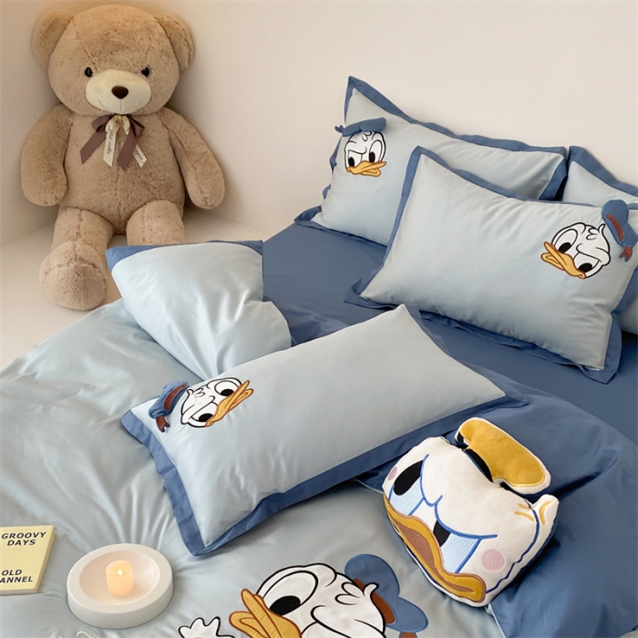 91家纺网 家纺一手货源 找家纺 (总)朗莎 2022新款60S长绒棉贴布绣四件套-鸭鸭