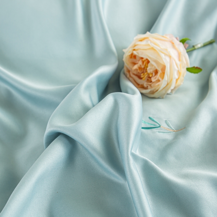 91家纺网 家纺一手货源 找家纺 琪格格 2022新款水洗真丝重工刺绣四件套 悠然清新-水兰