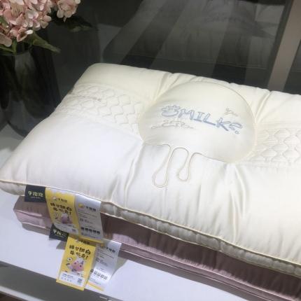 91家纺网 家纺一手货源 找家纺 (总) 剑桥枕业 2022新款牛抱抱护头枕