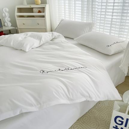 91家纺网 家纺一手货源 找家纺 曼谷纯色简约刺绣柔软磨毛水洗棉套件飘系列 字母纯白