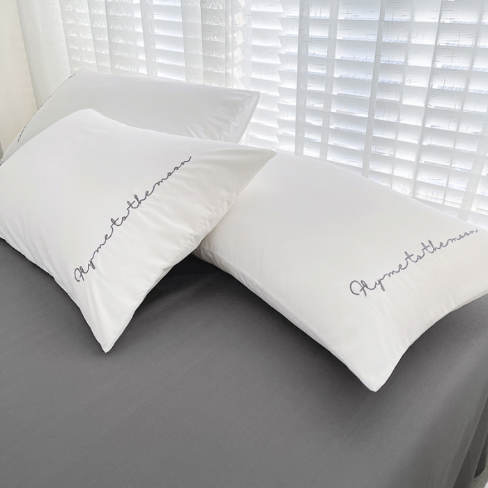 91家纺网 家纺一手货源 找家纺 曼谷纯色简约刺绣柔软磨毛水洗棉套件飘系列 字母白灰