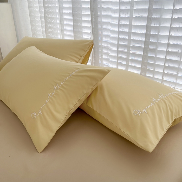 91家纺网 家纺一手货源 找家纺 曼谷纯色简约刺绣柔软磨毛水洗棉套件飘系列字母布丁奶茶