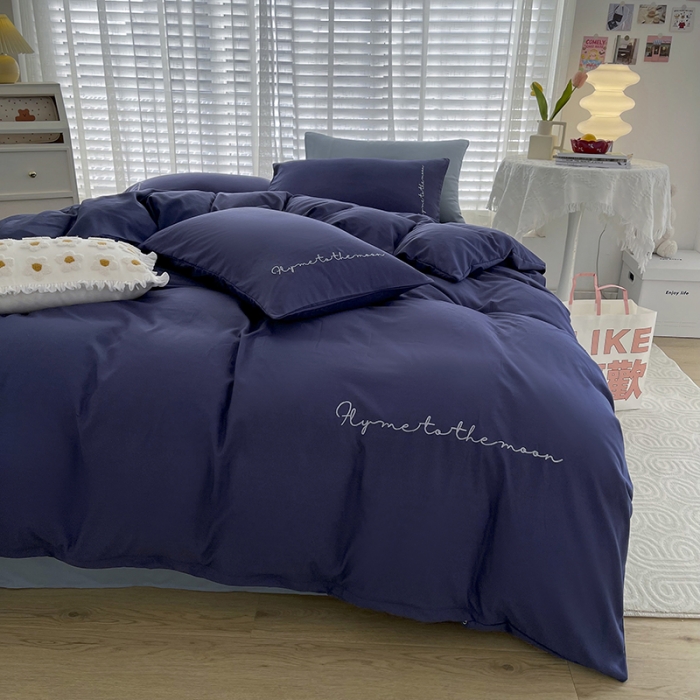 91家纺网 家纺一手货源 找家纺 曼谷纯色简约刺绣柔软磨毛水洗棉套件飘系列字母藏青海盐