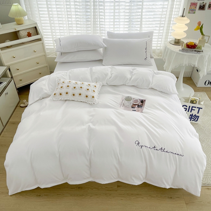 91家纺网 家纺一手货源 找家纺 曼谷纯色简约刺绣柔软磨毛水洗棉套件飘系列 字母纯白