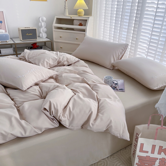 91家纺网 家纺一手货源 找家纺 曼谷纯色简约刺绣柔软磨毛水洗棉套件飘系列 字母纯奶茶