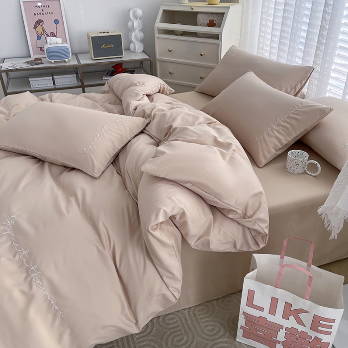 91家纺网 家纺一手货源 找家纺 曼谷纯色简约刺绣柔软磨毛水洗棉套件飘系列 字母纯奶茶