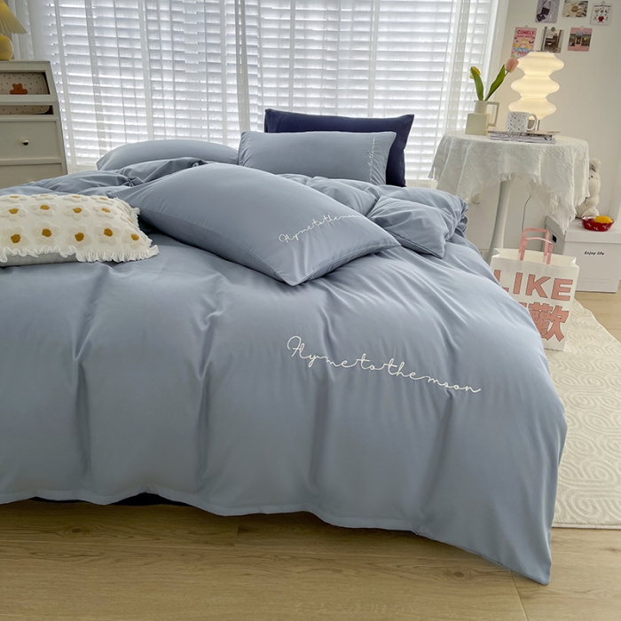 91家纺网 家纺一手货源 找家纺 曼谷纯色简约刺绣柔软磨毛水洗棉套件飘系列字母海盐藏青