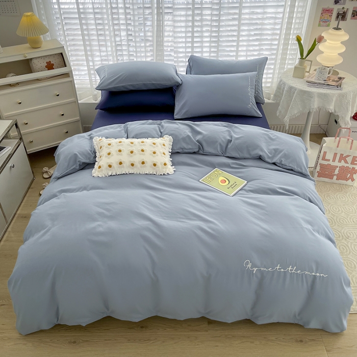 91家纺网 家纺一手货源 找家纺 曼谷纯色简约刺绣柔软磨毛水洗棉套件飘系列字母海盐藏青