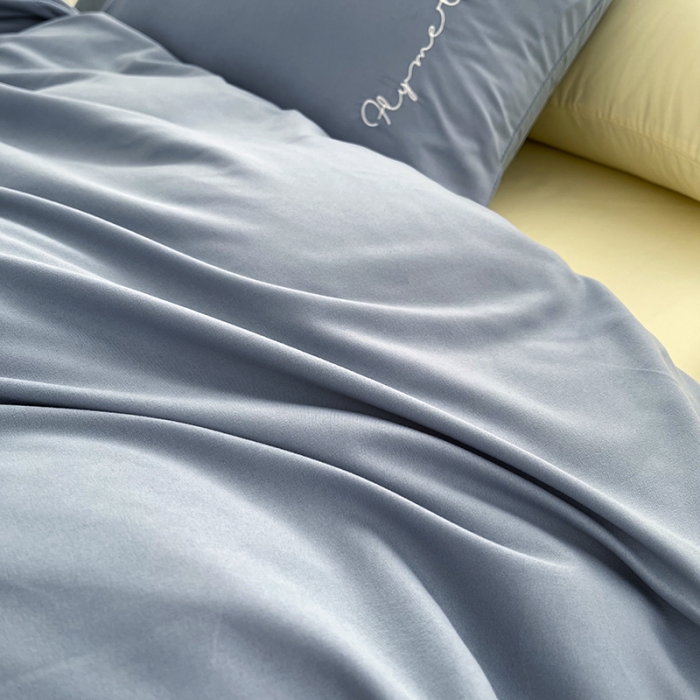 91家纺网 家纺一手货源 找家纺 曼谷纯色简约刺绣柔软磨毛水洗棉套件飘系列字母海盐芝士