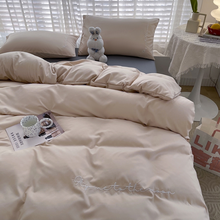 91家纺网 家纺一手货源 找家纺 曼谷纯色简约刺绣柔软磨毛水洗棉套件飘系列 字母奶茶灰