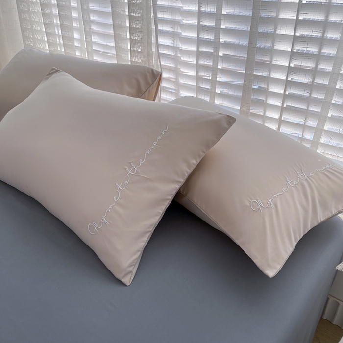 91家纺网 家纺一手货源 找家纺 曼谷纯色简约刺绣柔软磨毛水洗棉套件飘系列 字母奶茶灰