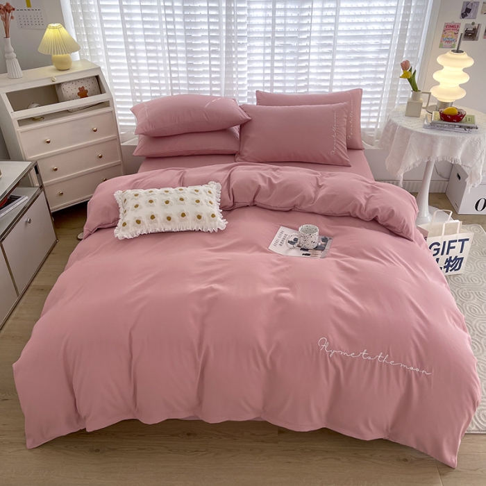 91家纺网 家纺一手货源 找家纺 曼谷纯色简约刺绣柔软磨毛水洗棉套件飘系列 字母浅豆沙