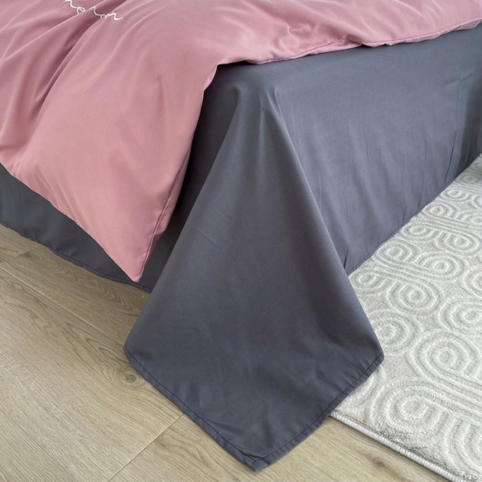 91家纺网 家纺一手货源 找家纺 曼谷纯色简约刺绣柔软磨毛水洗棉套件飘系列字母浅豆沙灰