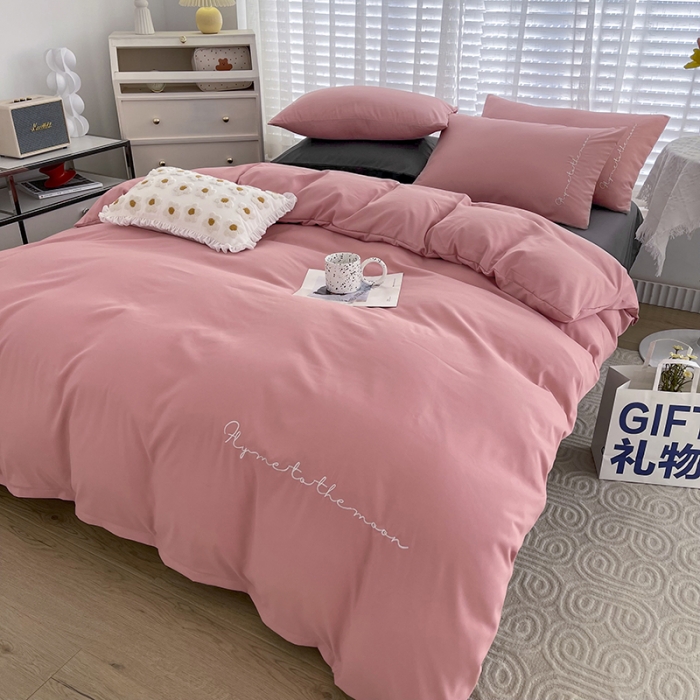 91家纺网 家纺一手货源 找家纺 曼谷纯色简约刺绣柔软磨毛水洗棉套件飘系列字母浅豆沙灰