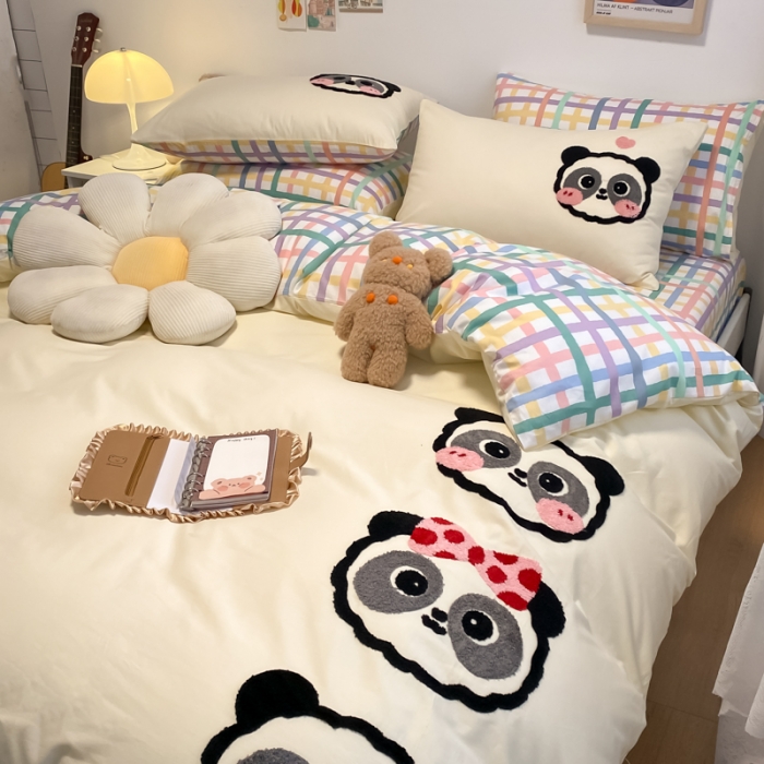 91家纺网 家纺一手货源 找家纺 澳梵 2022新款全棉大版卡通毛巾绣绣花四件套 熊猫之家