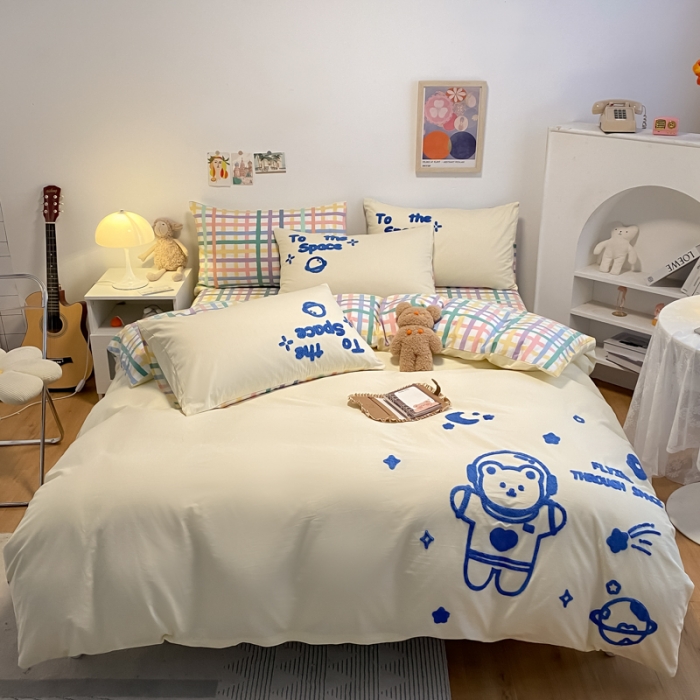 91家纺网 家纺一手货源 找家纺 澳梵 2022新款全棉大版卡通毛巾绣绣花四件套 宇航熊熊