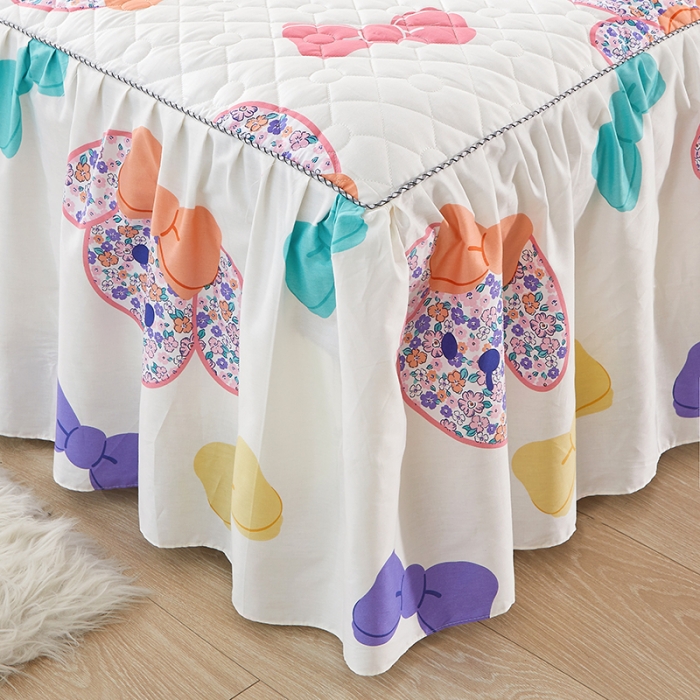 91家纺网 家纺一手货源 找家纺 十个点 2022新款全棉夹棉印花床裙 花花狗