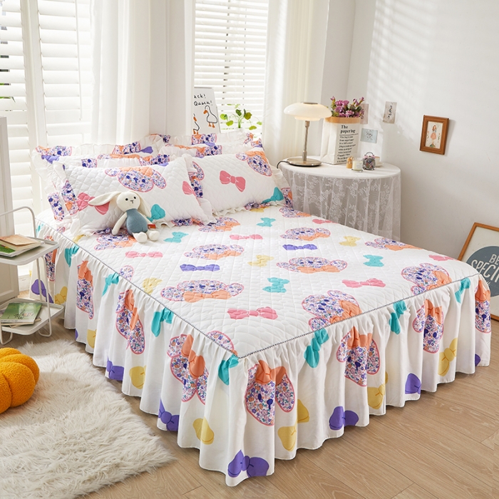 91家纺网 家纺一手货源 找家纺 十个点 2022新款全棉夹棉印花床裙 花花狗