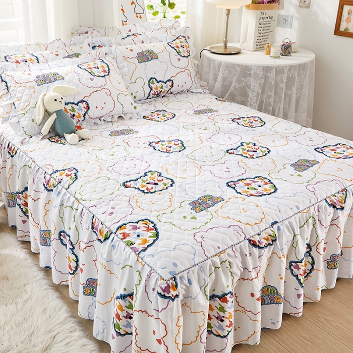 91家纺网 家纺一手货源 找家纺 十个点 2022新款全棉夹棉印花床裙 七彩熊