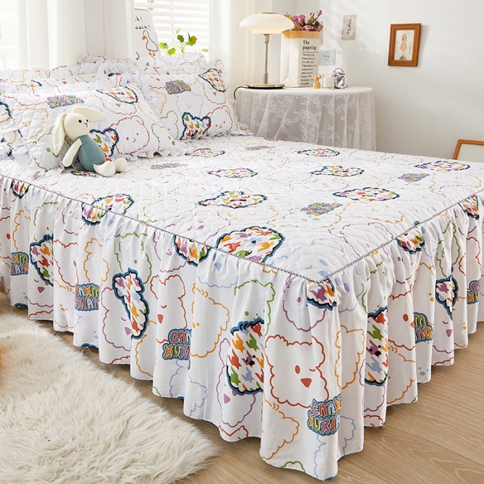 91家纺网 家纺一手货源 找家纺 十个点 2022新款全棉夹棉印花床裙 七彩熊