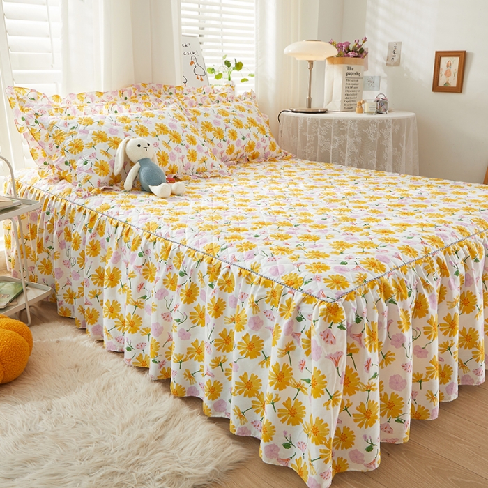 91家纺网 家纺一手货源 找家纺 十个点 2022新款全棉夹棉印花床裙 五月花