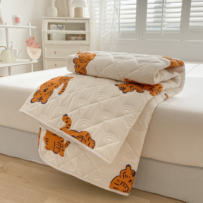 91家纺网 家纺一手货源 找家纺 鑫钰 2023新款全棉抗菌印花薄床垫 金桔虎