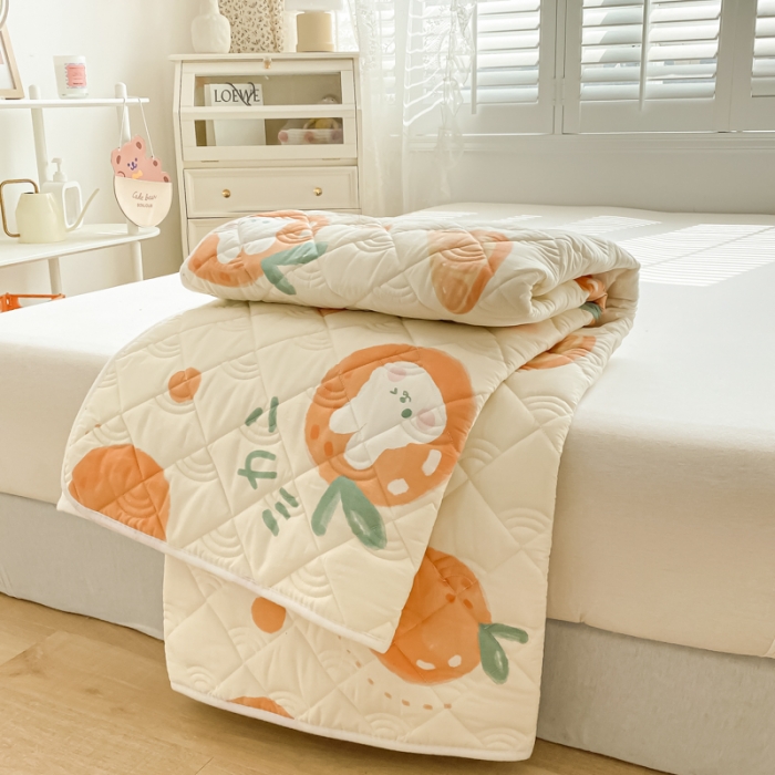 91家纺网 家纺一手货源 找家纺 鑫钰 2023新款全棉抗菌印花薄床垫 桔子兔