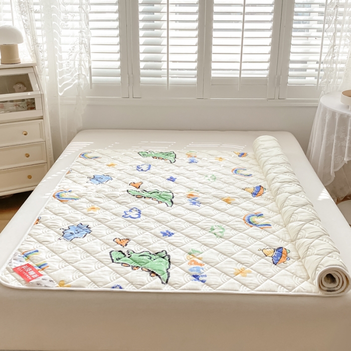 91家纺网 家纺一手货源 找家纺 鑫钰 2023新款全棉抗菌印花薄床垫 恐龙游记