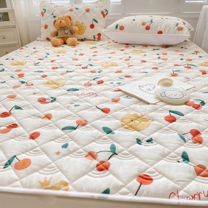 91家纺网 家纺一手货源 找家纺 鑫钰 2023新款全棉抗菌印花薄床垫 樱桃小丸子