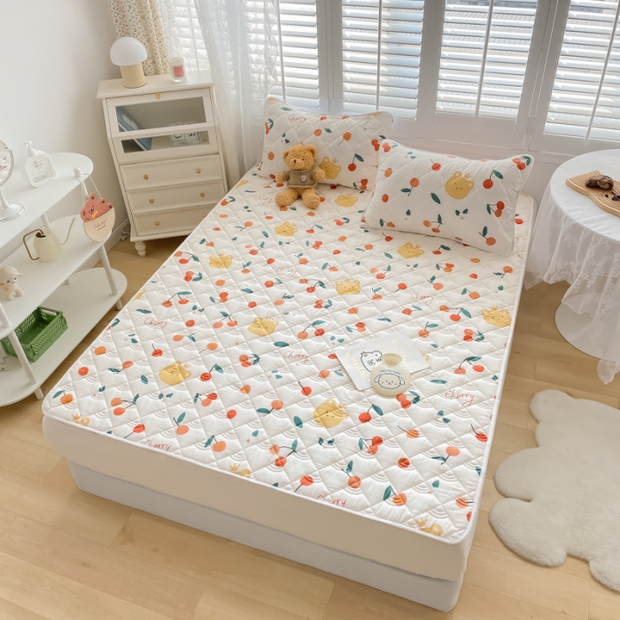 91家纺网 家纺一手货源 找家纺 鑫钰 2023新款全棉抗菌印花薄床垫 樱桃小丸子